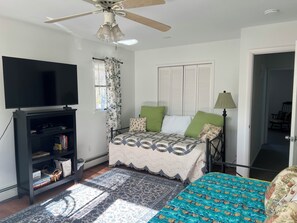 4 habitaciones, tabla de planchar con plancha, wifi y ropa de cama 