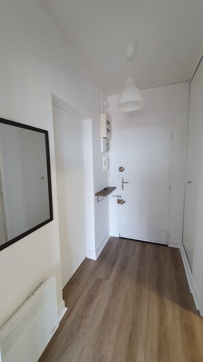 Interior - Le Bury Pleasant studio with garage and superb view (Angoulême)
