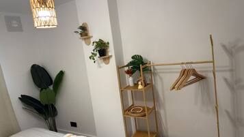 1 bedroom, desk, iron/ironing board, WiFi