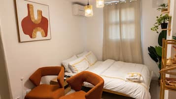 1 bedroom, desk, iron/ironing board, WiFi