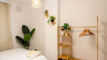 1 bedroom, desk, iron/ironing board, WiFi