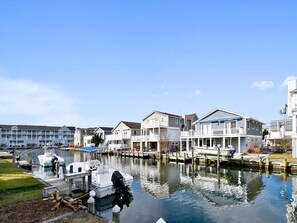 Marina - 3BR Waterfront Home | Private Dock, Views & Porch (Fenwick Island)