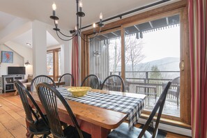 Dining - Mountain Retreat near Okemo | Spectacular  Views (Plymouth)