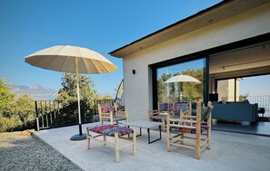 Terrace/patio - Villa in Corsica between sea and mountains (Sari-Solenzara)