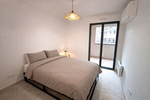 2 bedrooms, WiFi, bed sheets - Bright apartment with terrace in Ajaccio (Ajaccio)