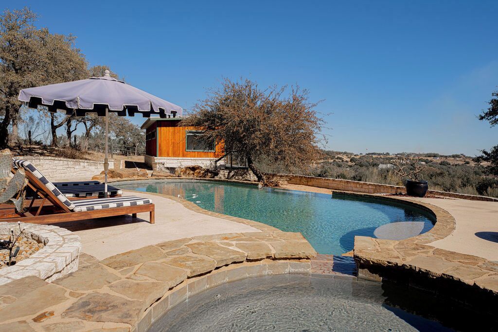 Et oppvarmet basseng