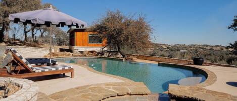 Et oppvarmet basseng