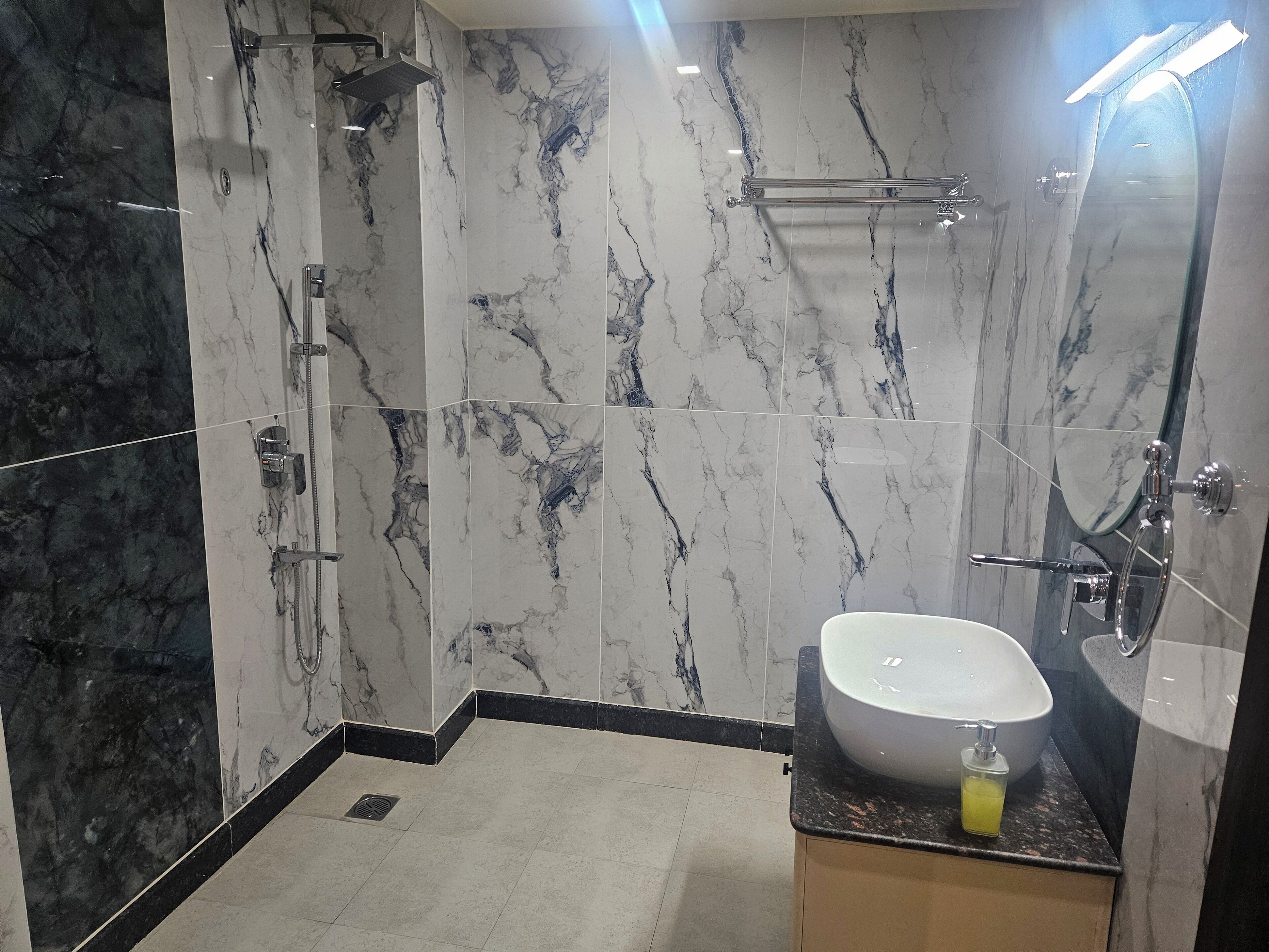 Superior Double Room | Bathroom