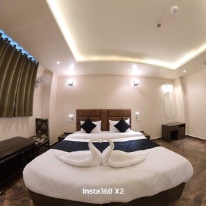 Deluxe Double Room - Shahenshah Hotel  (Prayagraj)