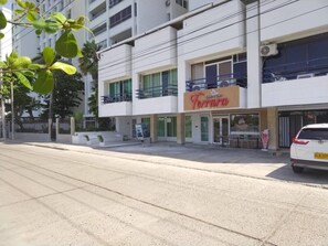 Standaard appartement, terras, uitzicht op meer | Exterieur