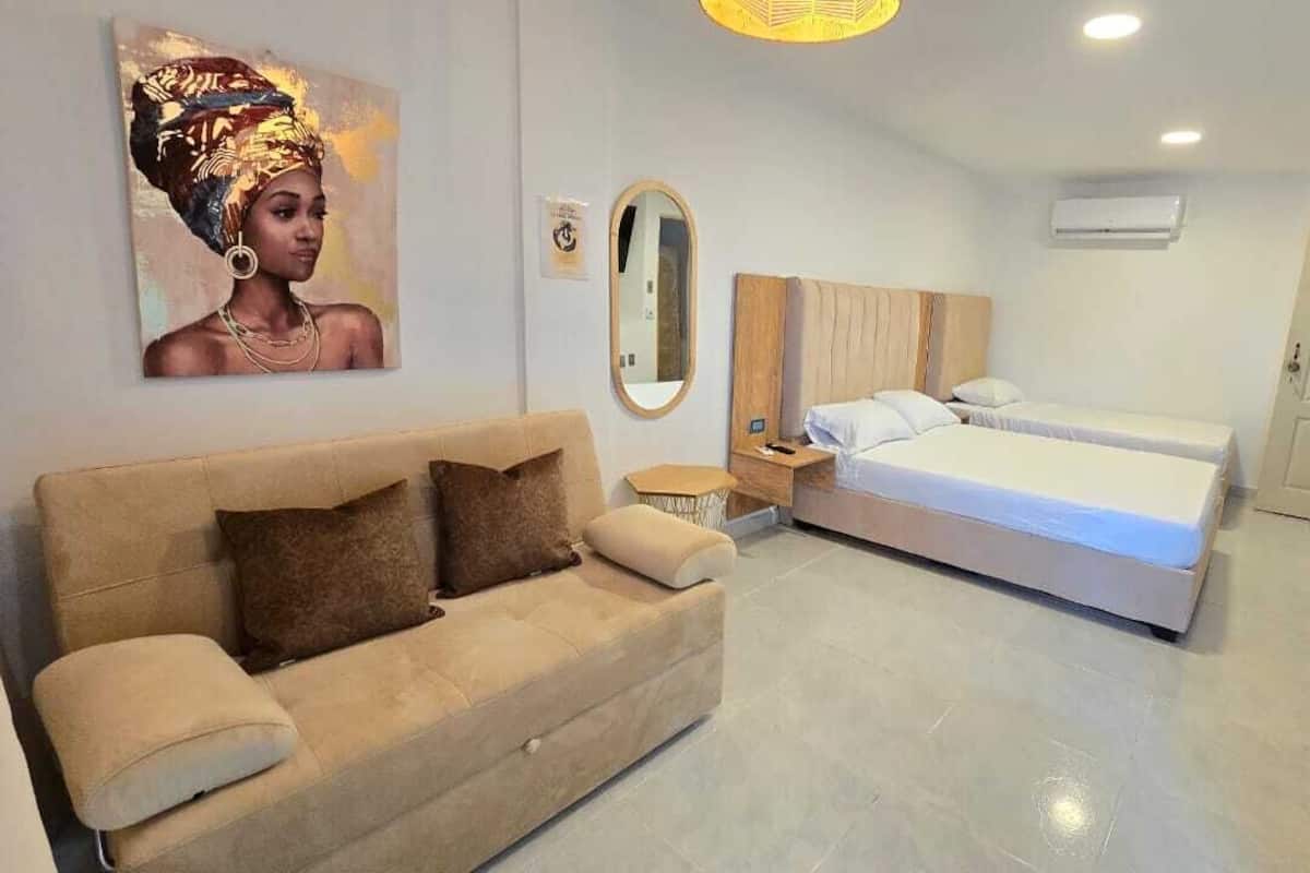 Studio – standard, balkong, utsikt mot innsjø | Blendingsgardiner, strykejern/-brett og wi-fi (inkludert)