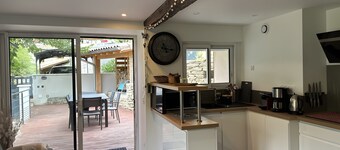 Gîte Drôme Cresta with Mountain View, Private Terrace, and Wi-Fi