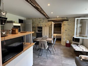 Interior - Cresta Cottage with Mountain View, Private Terrace, and Wi-Fi (Espenel)