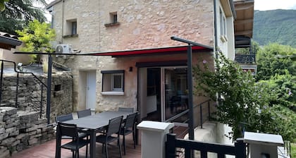 Gßte DrÎme Cresta avec vue sur la montagne, terrasse privée et Wi-Fi