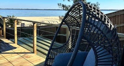 Chalet et Jaccuzy sur la plage