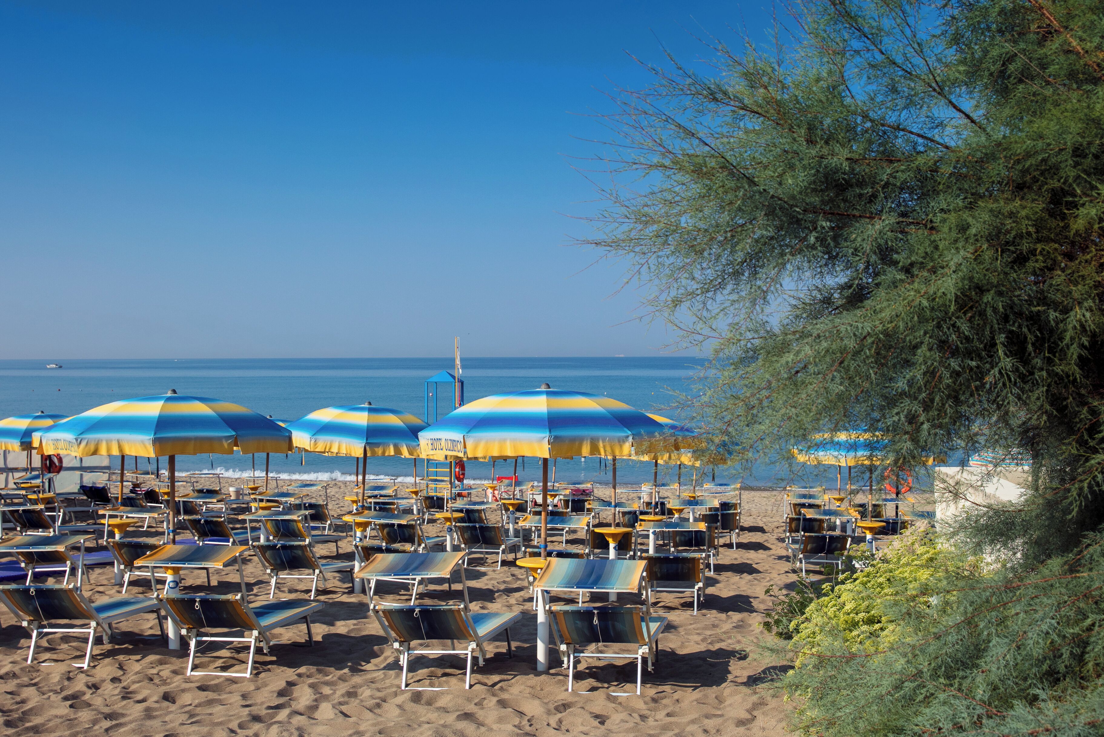 Una spiaggia nelle vicinanze