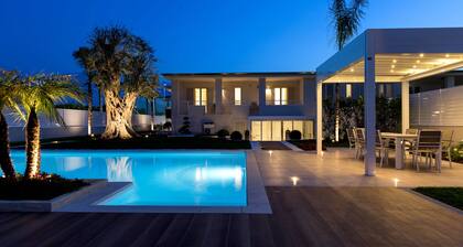 Amalfi Home – Relax near the sea with private beach and shuttle to Salerno