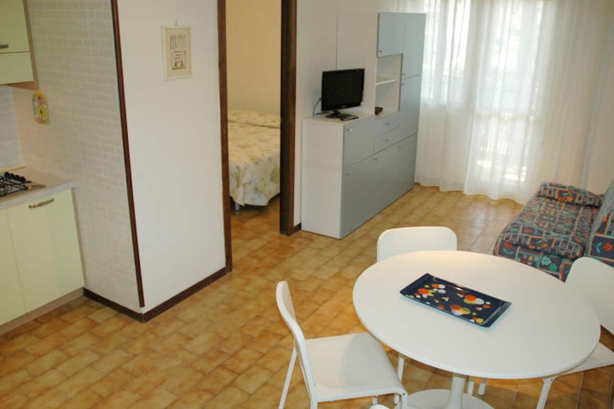 Căn hộ, 1 phòng ngủ, hiên, quang cảnh vườn | Phòng khách