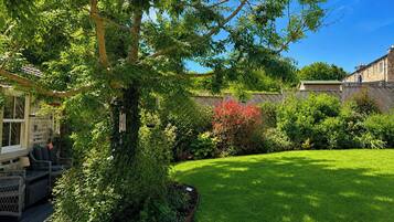 Cottage | Property grounds