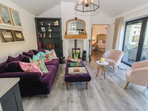 1 bedroom, individually decorated, individually furnished, free WiFi - The Summerhouse (Keighley)