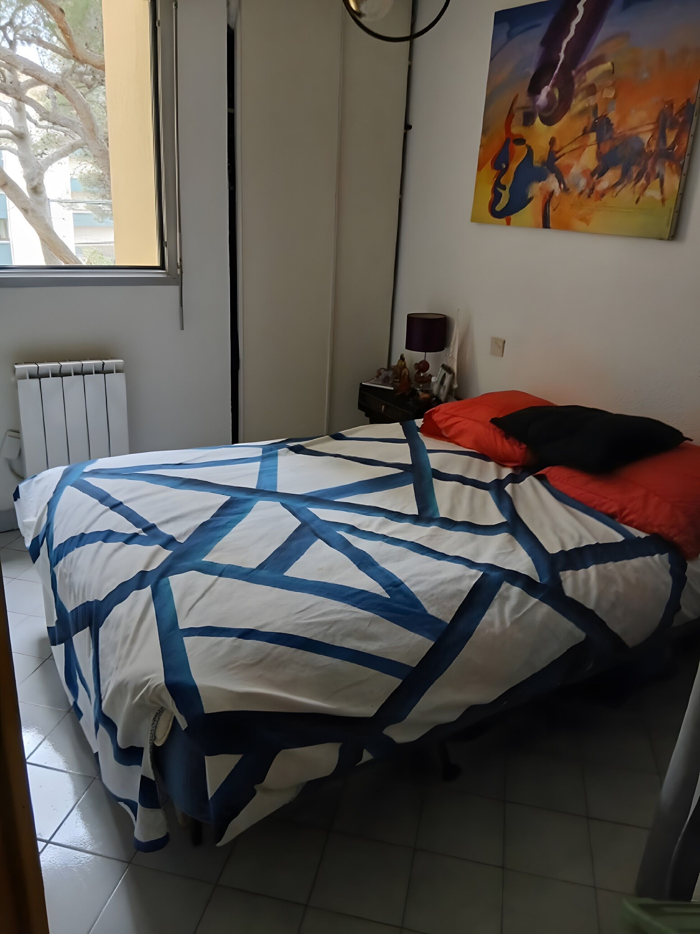 2 bedrooms, iron/ironing board, bed sheets
