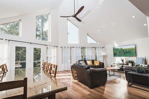 TV, fireplace, offices