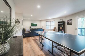 Games room - Lakefront Home w/Private Dock, Hot Tub & Sleeps 22 (LaFollette)