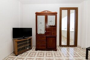 Interior - THE KISS OF THE SUN - SAN FOCA (San Foca)