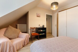 1 bedroom, WiFi, bed sheets