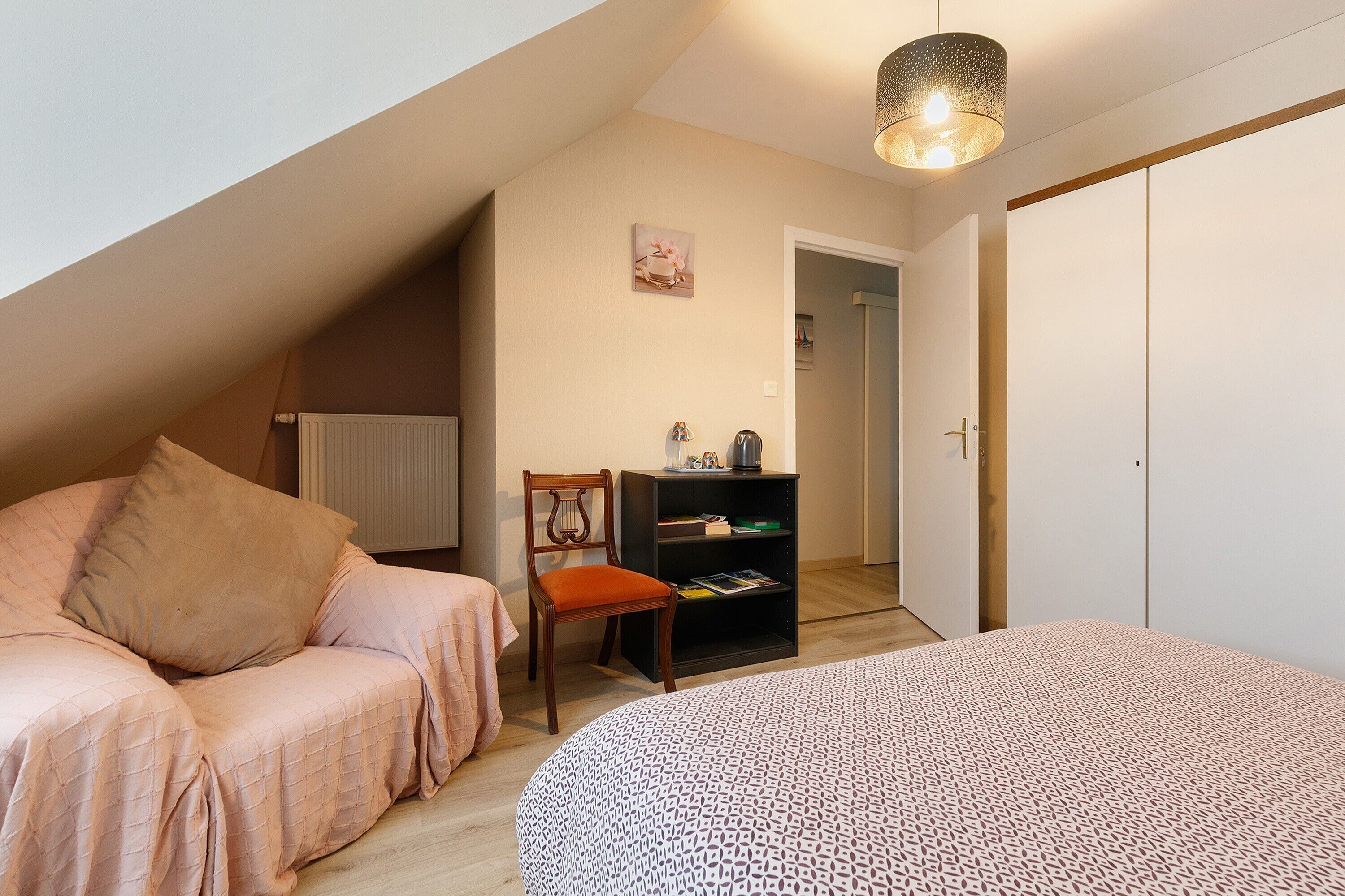 1 bedroom, WiFi, bed sheets