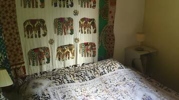 4 bedrooms, iron/ironing board, WiFi