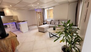 Living area - Vrbo Property (Langrune-sur-Mer)