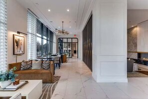 Lobby - Prime Montrose Stay - Walk to Buffalo Bayou & River Oaks (Houston)