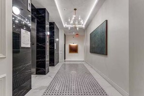Interior - Prime Montrose Stay - Walk to Buffalo Bayou & River Oaks (Houston)