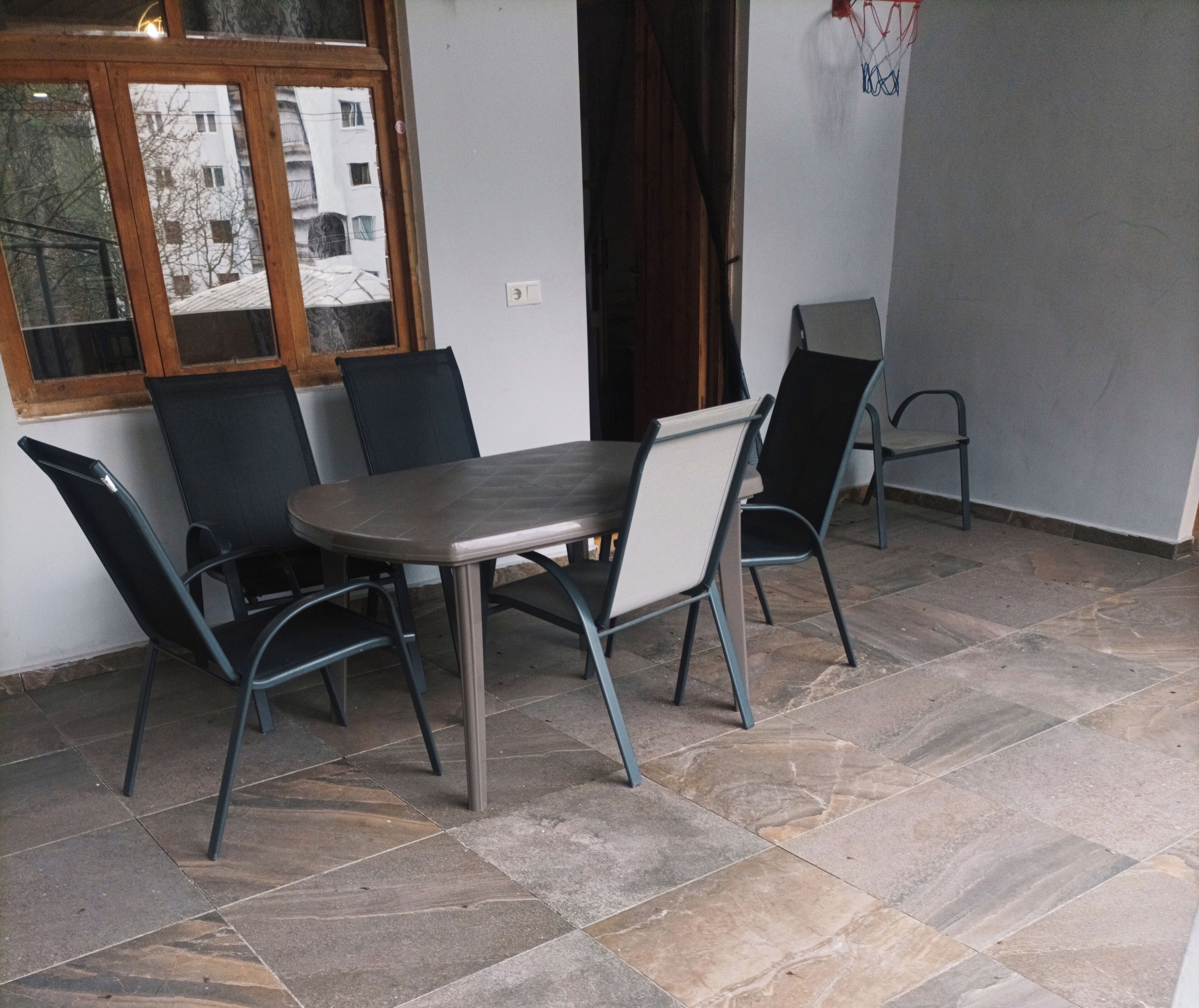 Hus, balkong, byutsikt | Utendørsservering