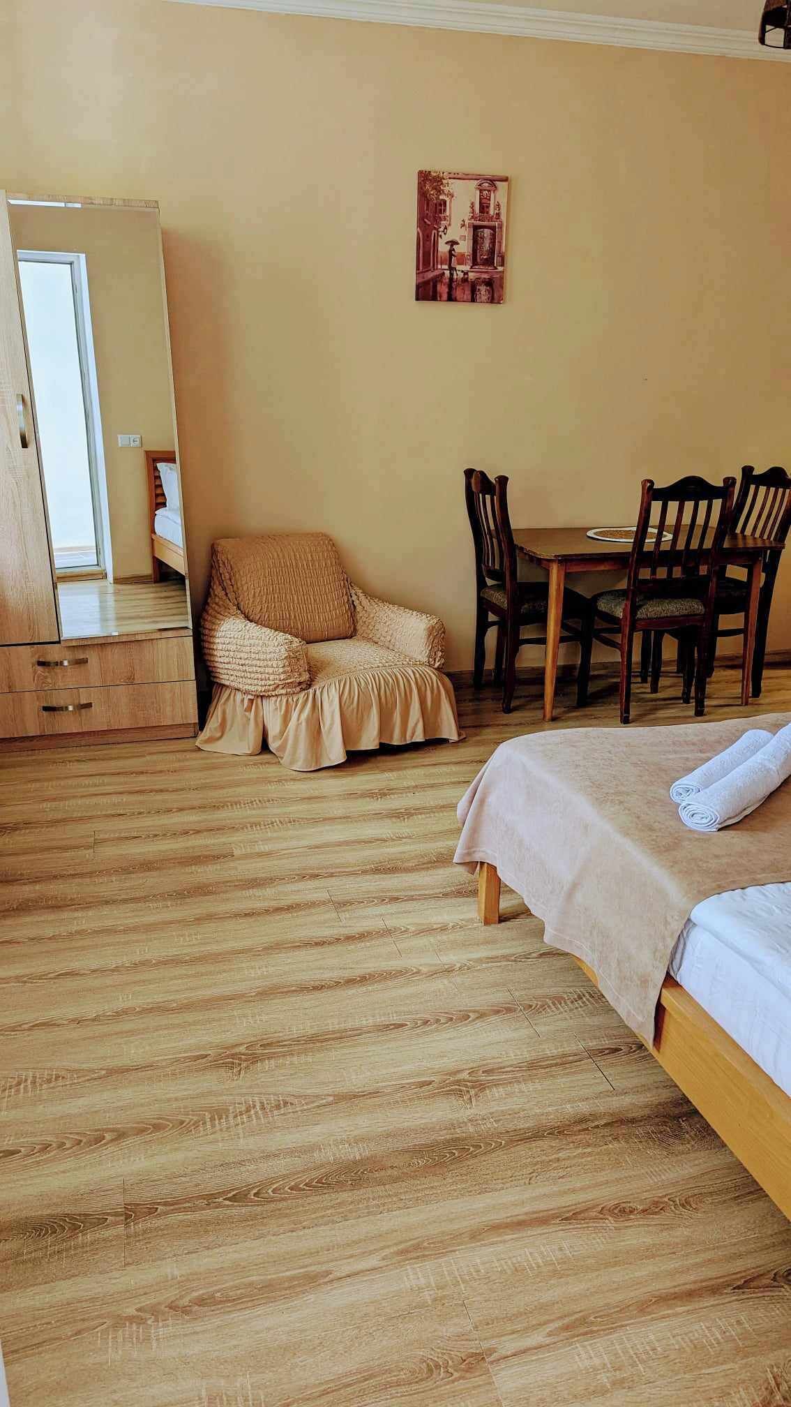 Leilighet, balkong, hageutsikt | Innvendig