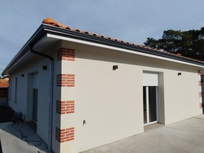 Exterior - New house with swimming pool. Family vacation (Gujan-Mestras)
