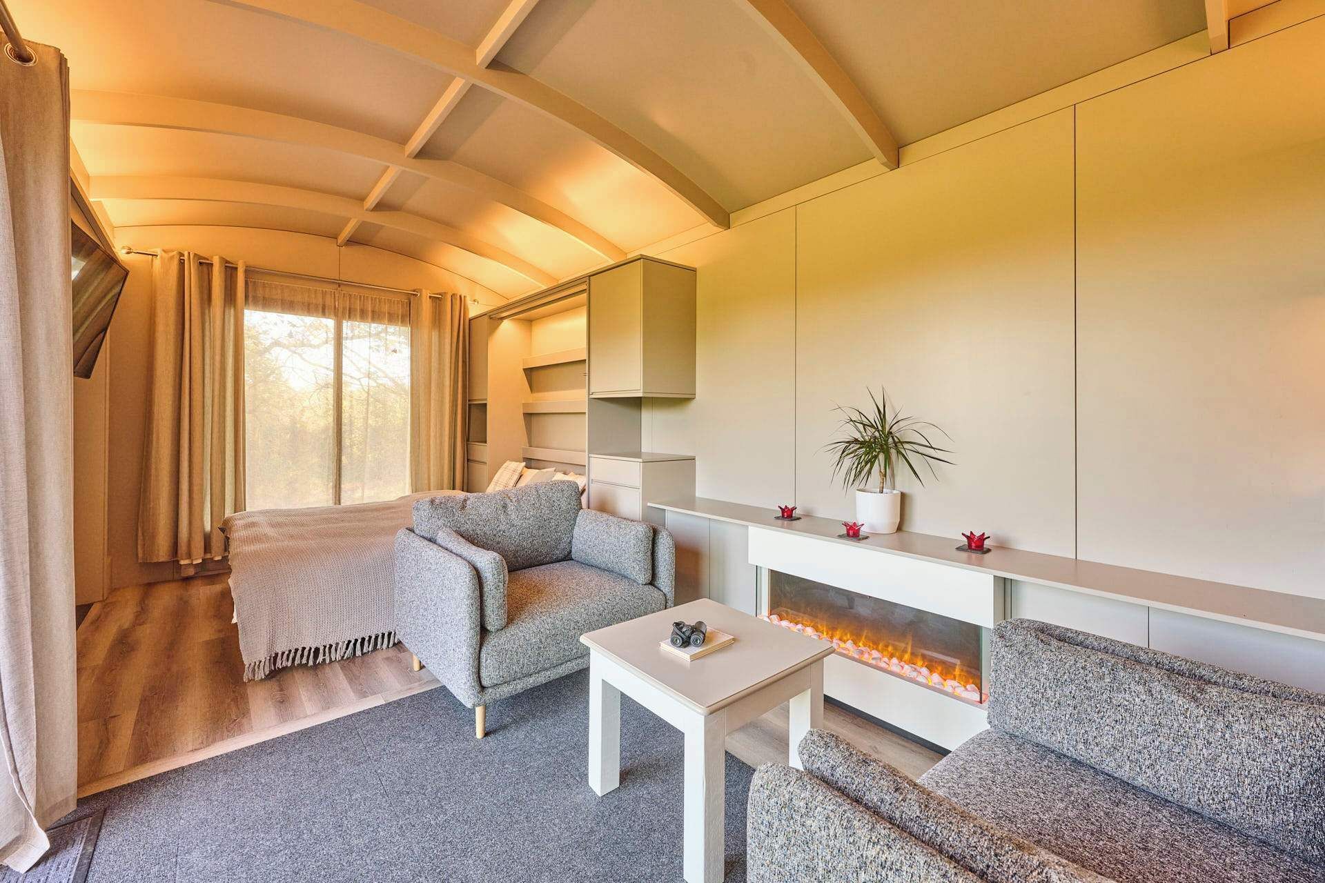 1 chambre, fer et planche à repasser, literie fournie