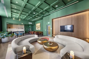Lobby sitting area - Condo City Crosby (Miami)