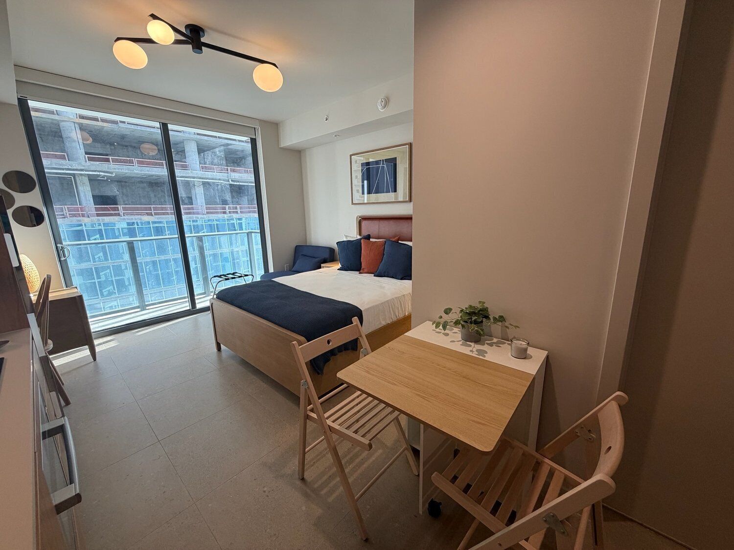 Estúdio básico, vista para a cidade | Wi-Fi de cortesia