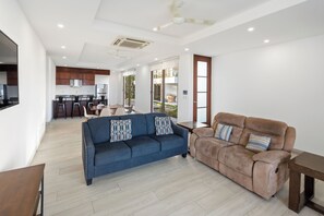 Smart TV - Hacienda Iguana Beachfront 2BR Corner Unit (Tola)