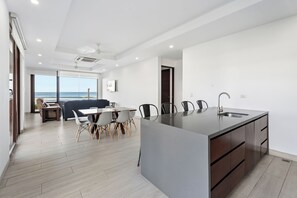 Dining - Hacienda Iguana Beachfront 2BR Corner Unit (Tola)