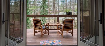 Cozy suite w/ private terrace central location