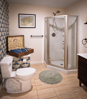 Shower, towels, soap, toilet paper - Elegant & cozy suite w/ private terrace downtown (Hendersonville)