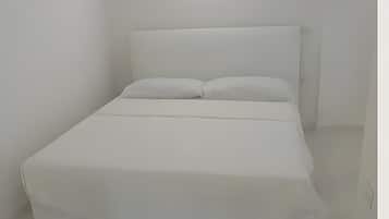 1 soverom, strykejern/-brett, wi-fi og sengetøy