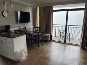 Interior - Cozy 1-bedroom condo in tranquil Myrtle Beach (Myrtle Beach)