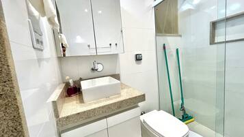 Shower, towels, toilet paper