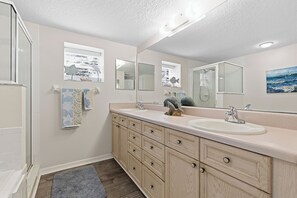 Shower, hair dryer, towels - 🌴Ocean Views | Easy Beach Access | XL Balcony | Oceanwalk 1-201🌴 (New Smyrna Beach)