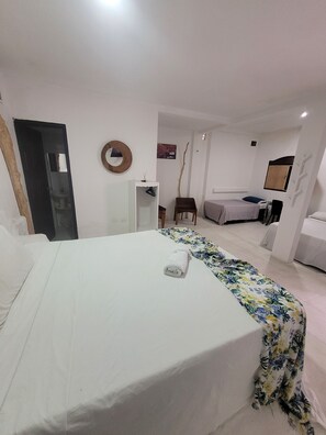 Habitació familiar | Wifi gratuïta i roba de llit 