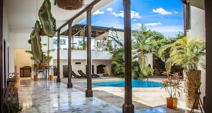 Hotel Capilla del Sol